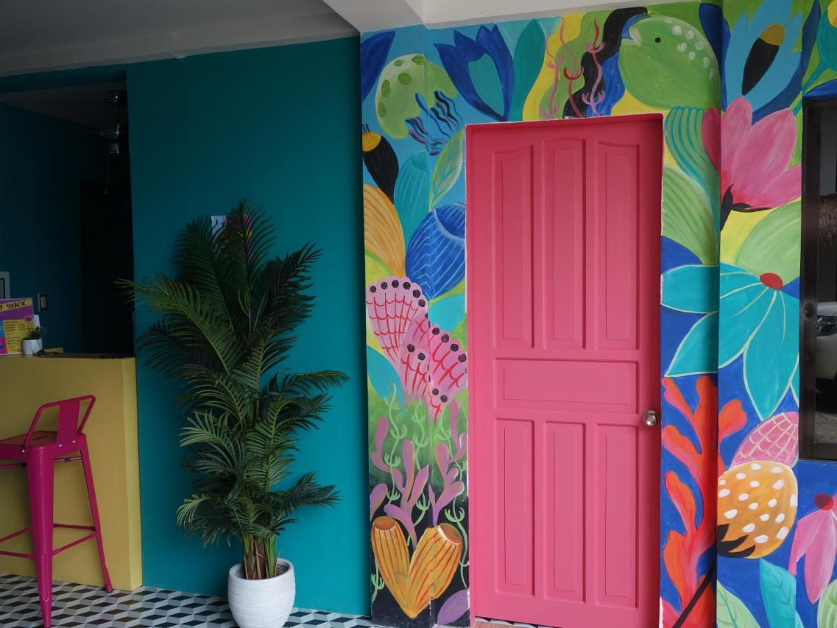 Way Shack Hostel Ослоб Экстерьер фото